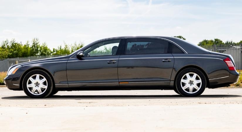Luxust kimaxoló gigantikus Maybach 62 limuzin vár új gazdára