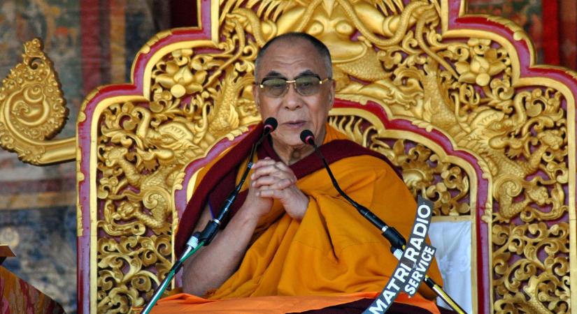 Kilencvenéves a Dalai Láma
