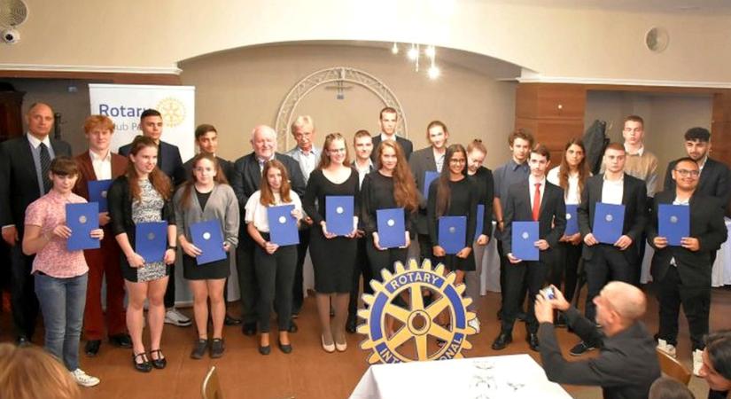 Rotary-ösztöndíjra jelentkezhetnek a pécsi középiskolások
