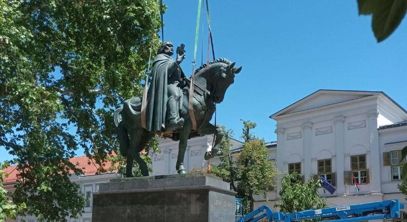 Tatán szépült meg, majd hazatért Szent István