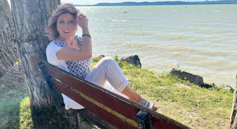 „Szívem szerint egész nyárra letáboroztam volna” – Barabás Évi a Balatonnál pihent