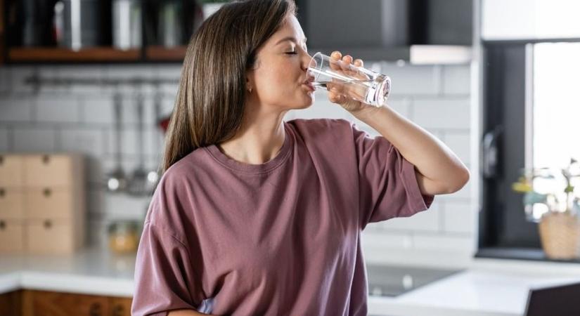 Nyári vízparancsolat: így kerüld el a kiszáradást!