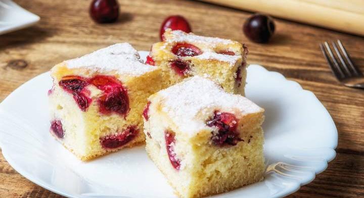 Pihe-puha kefires, meggyes kocka: csak keverj össze mindent