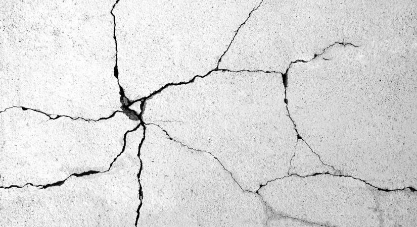 Bútorrezgést, enyhe zörejeket is érzékelhettek a vármegye lakosai az utórengések miatt