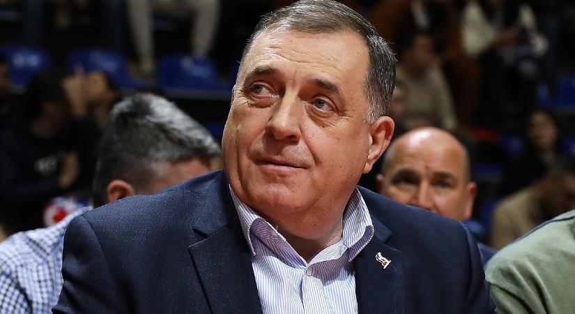Önként sétált be az ügyészségre, majd meg is szüntették a Milorad Dodik elleni elfogatóparancsot