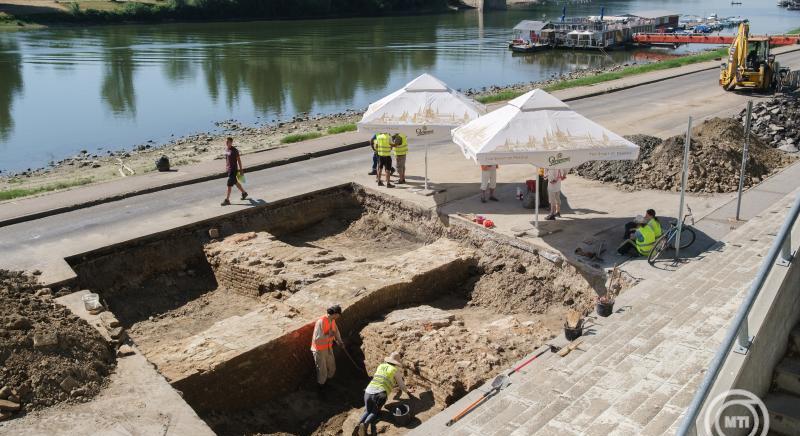 Megtalálták a szegedi vár északi falát és a nagy árvíz után épült első partfalat