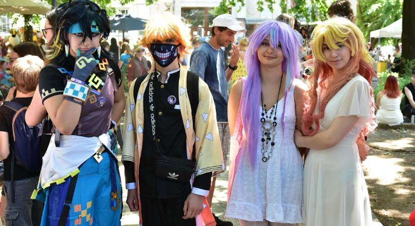 Anime, manga és Cosplay rajongók lepték el a Kossuth-teret a 6. SzolnoCon alkalmából – galériáva, videóval