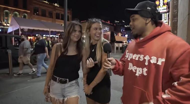 Egy éve tart a Hawk Tuah lány 15 perc hírneve