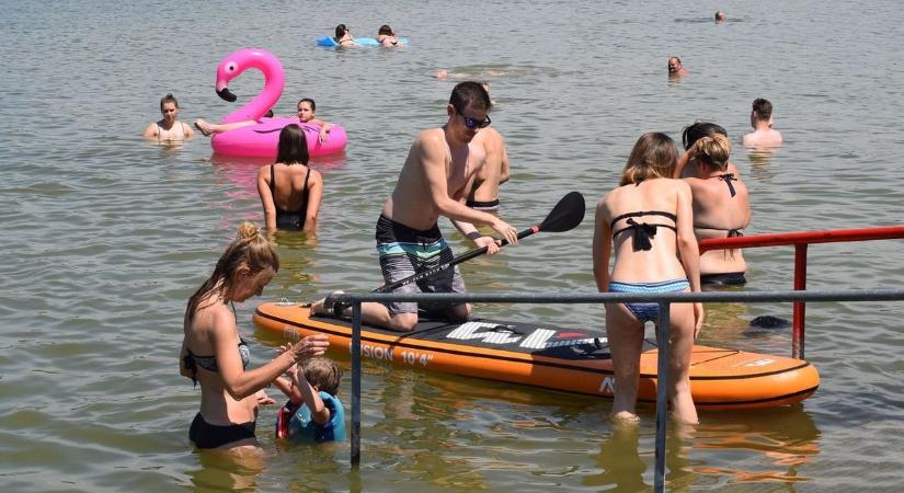 Új strand épül Faddon, lesz homokos part és sétány is