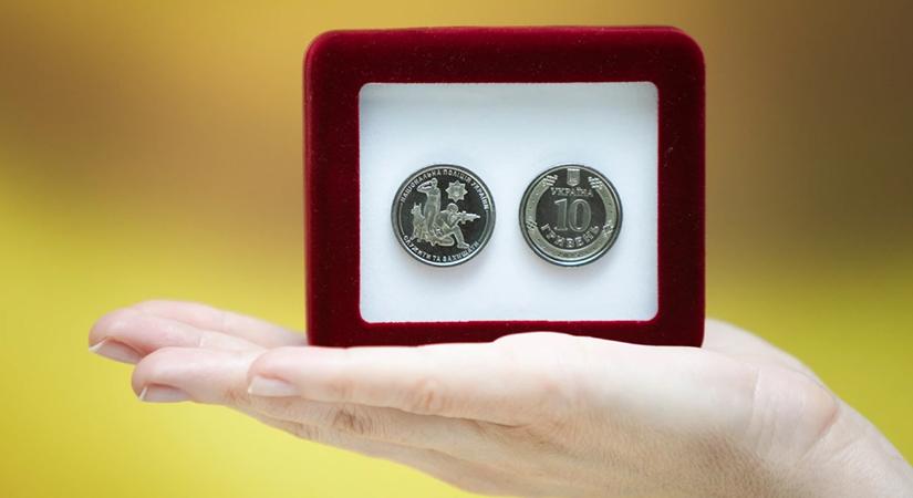 Forgalomba kerül egy új 10 hrivnyás érme az Ukrán Nemzeti Rendőrség tiszteletére