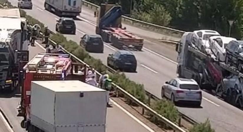 Ne bámészkodj, haladj! –a katasztrófaturistákat szólítja fel a rendőrség (videó)