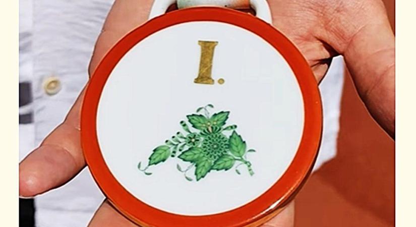 Egyedi Herendi porcelán érmekért versenyeznek a Heves Kupa atlétái