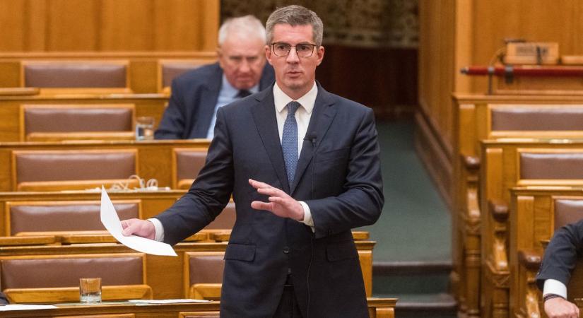 Kocsis Máté: Magyar Péter egy igazi bohóc. Még 281 nap, és felkenődik a falra