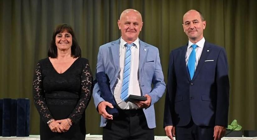 Kitüntették a fáradhatatlan oroszlányi vízügyest