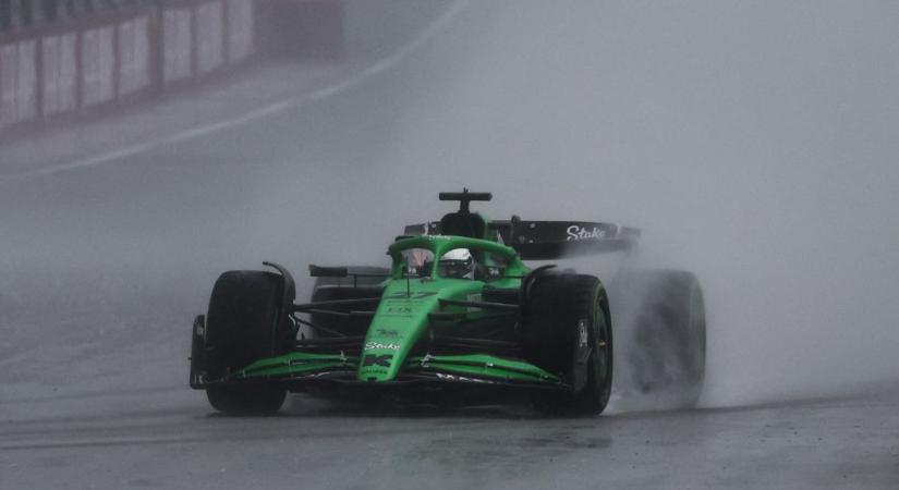 Piastri óriási butaságot csinált, Hülkenberg a 239. versenyén először állhatott dobogóra