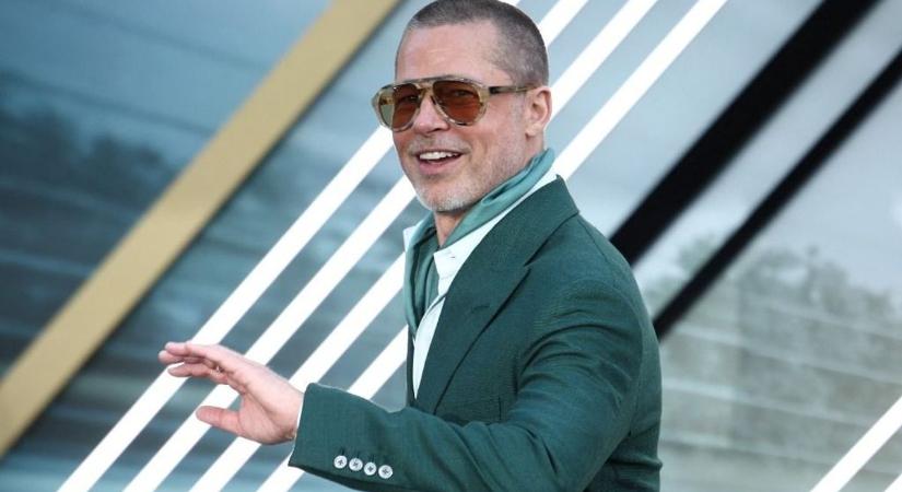 Erre Brad Pitt nagyon irigy lesz – olyan történt a Forma-1-es futamon, ami korábban még soha