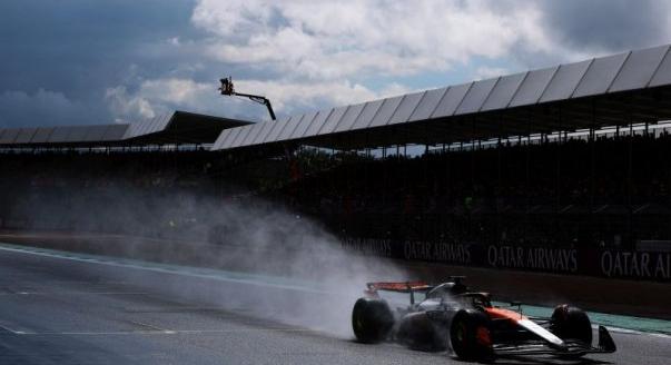 McLaren: Túl szigorú volt Piastri büntetése