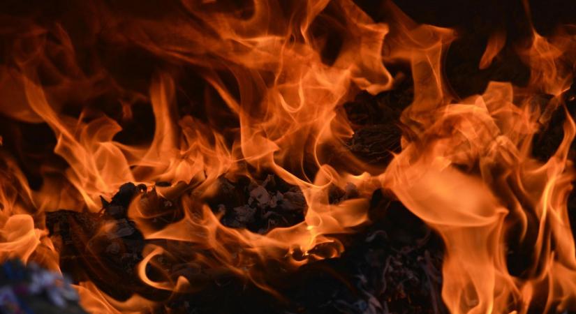 Borzasztó tűz: nagy területen kigyulladt a gabona