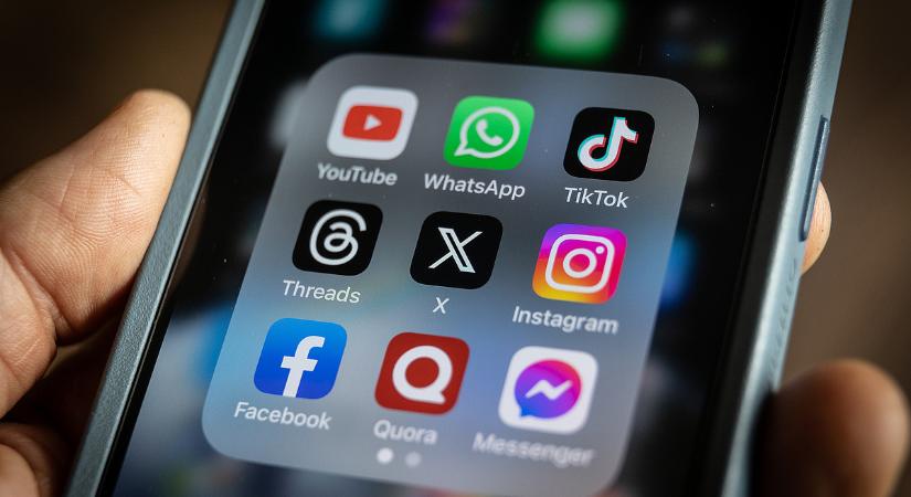 Eljött a tömeges politikai eljárások ideje? Szintet lépett az online „cenzúratörvény”