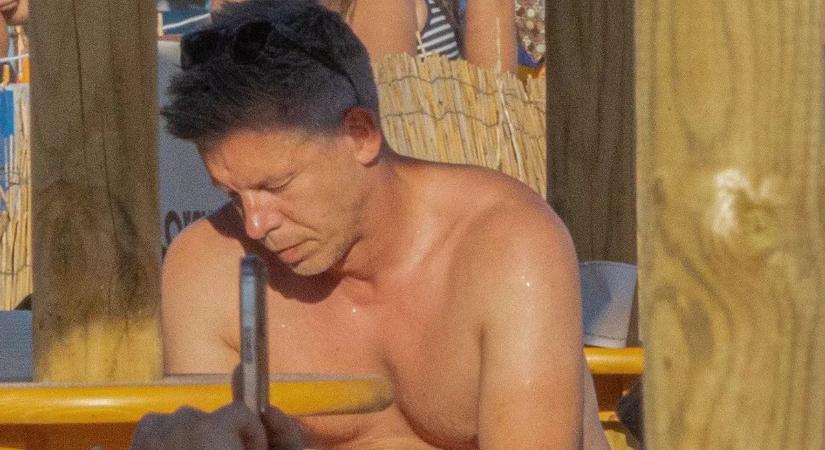Turisták leplezték le Magyar Péter „nyaralását”: lepasszolt gyerekek, ordibálás, tapintható feszültség (FOTÓK)