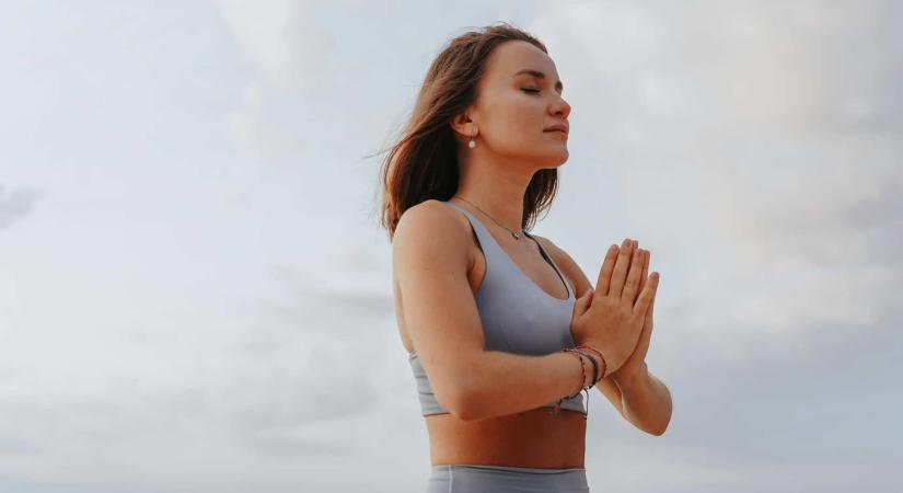 Lelki nyugalom a kanapéd kényelmében: Így indulj otthonról spirituális utazásra