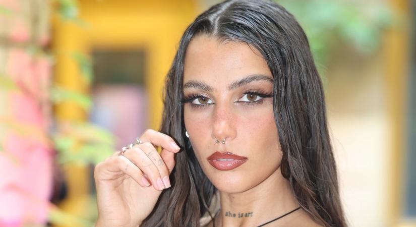 Tóth Andi megmutatta, hogyan vészeli át a forró napokat a kutyájával – fotó