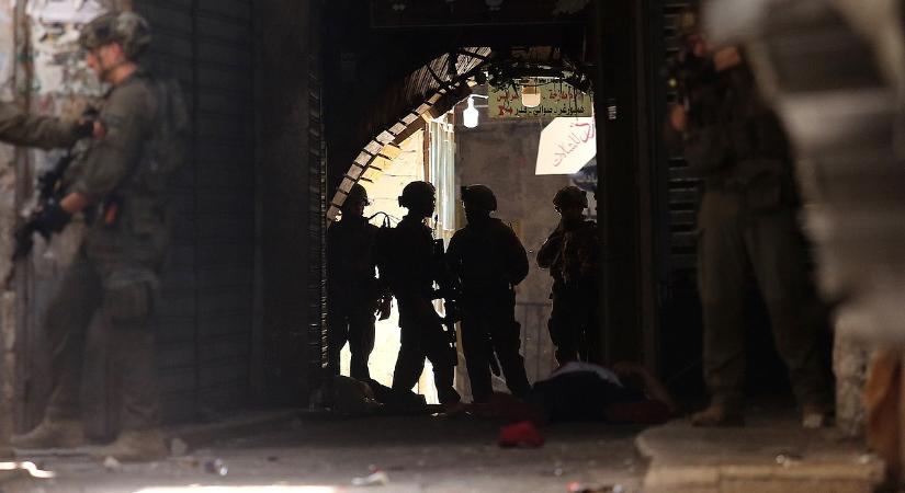 Nem teszi le a fegyvert a Hezbollah