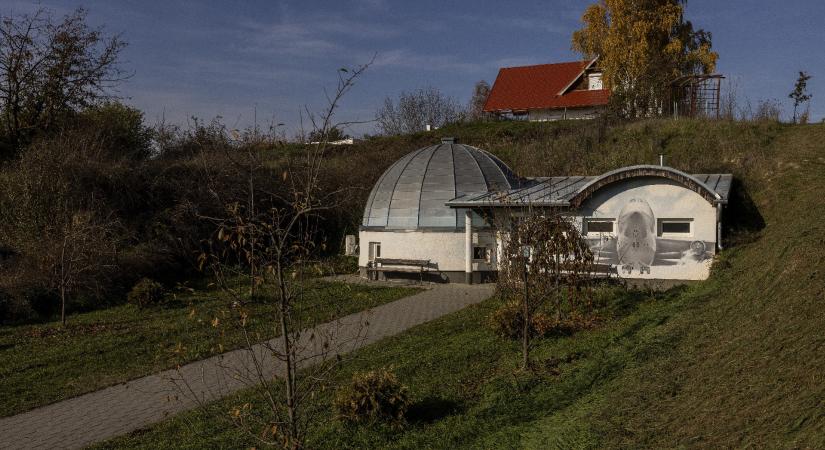 Egy falu, ahol nem tragédiának fogják fel a magas átlagéletkort, hanem építenek rá