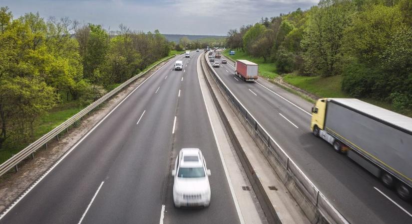Mégis szabad jobbról előzni? Ezt a KRESZ-szabályt sokan nem ismerik