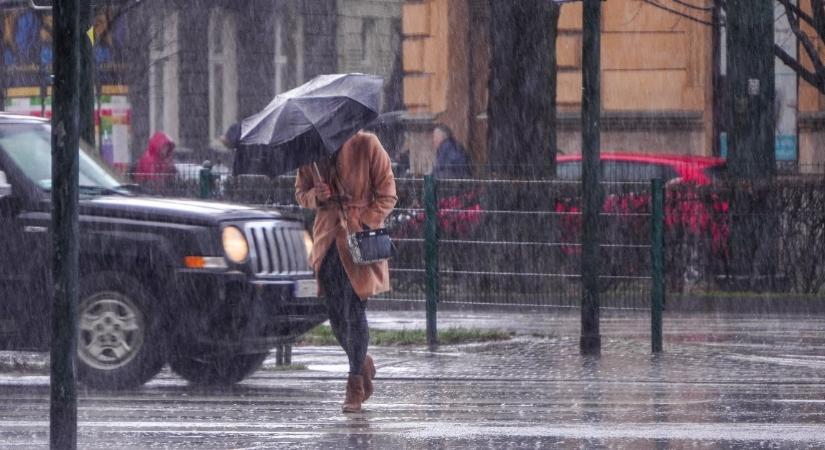 90 km/h-s szél, 5 centis jég, felhőszakadás: másodfokú riasztás az ország nagyobbik részére