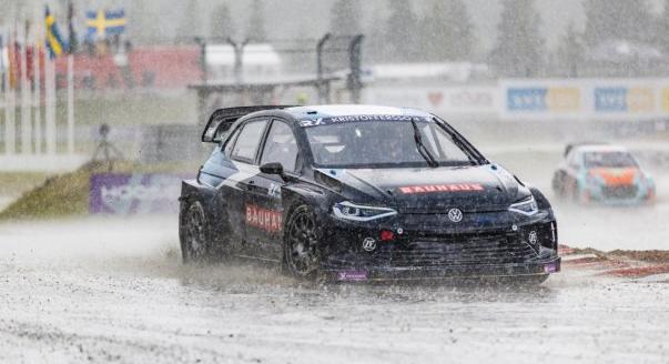 WRX: Árvízben, elektromossal győzött Kristoffersson