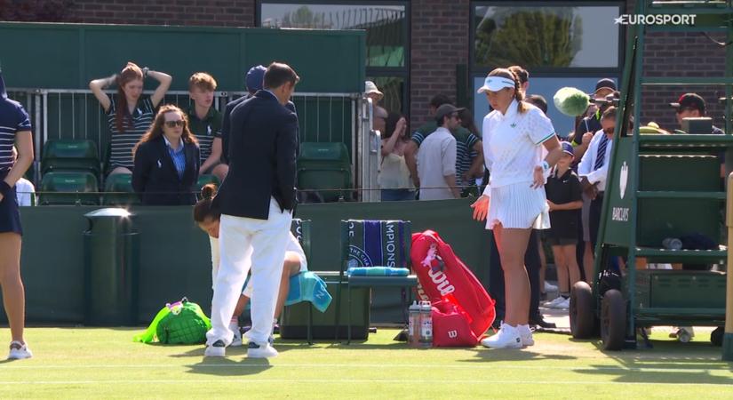 Botrány Wimbledonban? – Egy furcsa szabály miatt kellett felhúznia szoknyáját a teniszezőnőnek