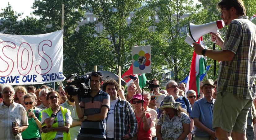 Az akadémiai dolgozók nem akarnak másodrendű egyetemi polgárokká válni