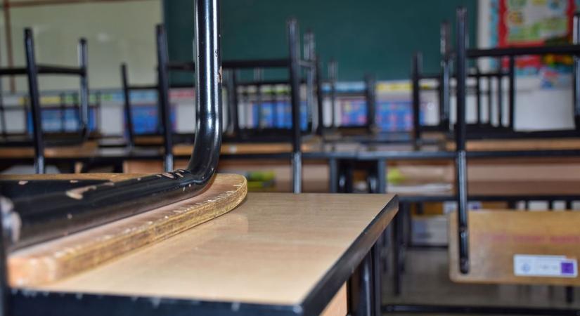Pengét szorított osztálytársa nyakához a szombathelyi diák, azzal fenyegette, hogy megöli