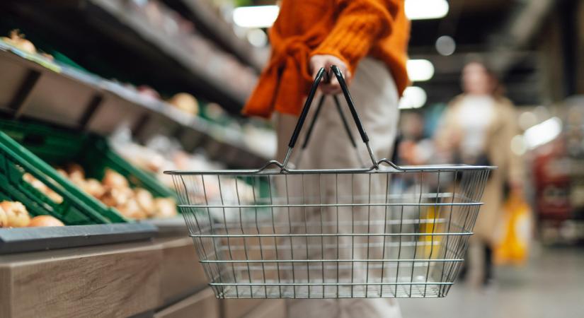 Óvatosan vásárolnak a magyarok - májusban is spóroltak