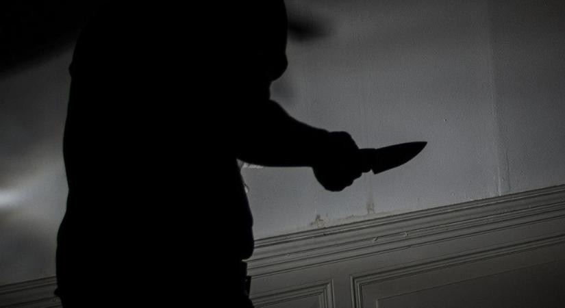 Osztálytársa nyakához szorított kést egy diák Szombathelyen