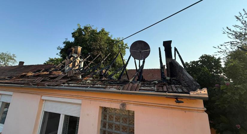 Villámcsapás következtében leégett egy eleki ház tetőszerkezete
