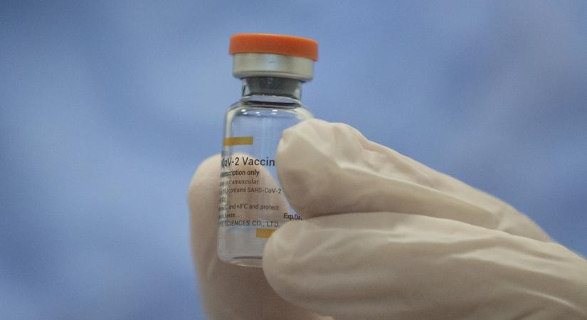 Századvég: A magyarok többsége a védőoltástól várja a járvány megfékezését