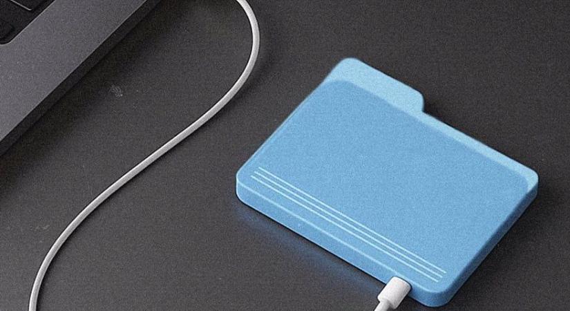 Már rendelhető az ötletes külső SSD, ami tényleg úgy néz ki, mint egy mappa