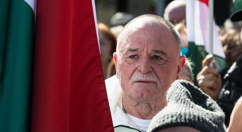 Nagy Feró Azahriah véglényezős mondatairól: Ennek a kis taknyosnak agyára mehetett a jó dolga