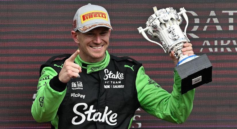 „Egészen szürreális, nem is tudom, hogyan történt” – másfél évtizedet várt az F1 ünnepelt hőse, hogy ezt el tudja mondani