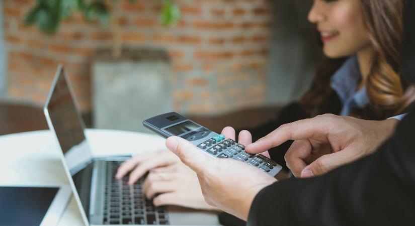 Banknavigator szakértője a Spirit FM-en: családi adókedvezmény 2025 – hogyan érdemes felhasználni?