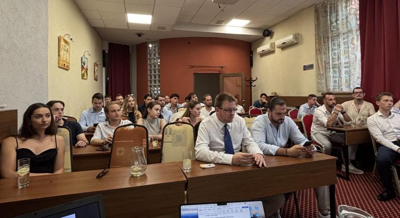 Új elnökséget választott a Szlovákiai Magyar Ifjúsági Szövetség