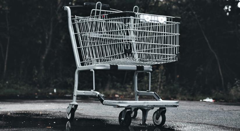Hidegzuhany májusban: csökkent a forgalom a boltokban, de van egy meglepő fordulat