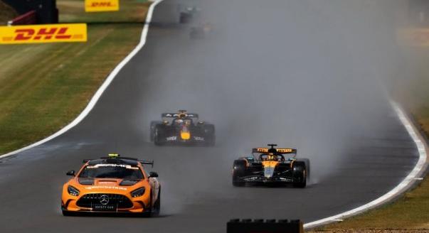 Verstappen is szerepet játszott Piastri büntetésében?
