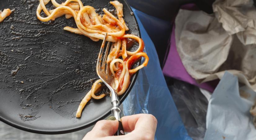 Fejenként 62 kiló ételt dobunk a kukába