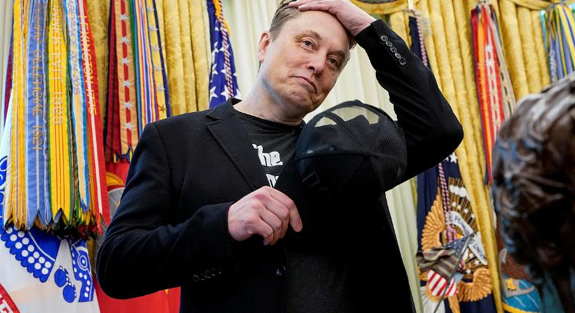 Beleremegtek a Tesla-papírok Musk pártalapítási lázába