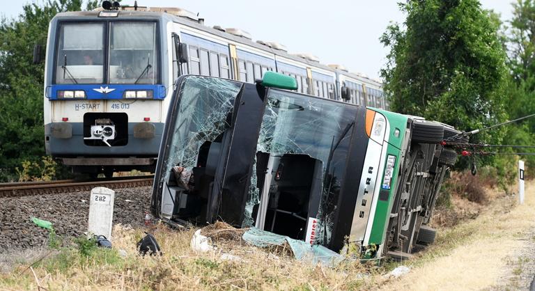 Hazatért Ukrajnába a Kungyalunál árokba borult autóbusz utasainak nagy része