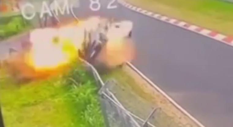 Nagyot szólt egy BMW és egy Porsche találkozója a Nordschleifén
