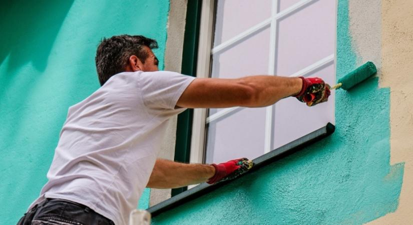 Homlokzatfestés – Védelem, színek, egyediség a ház külső falainak is jár!